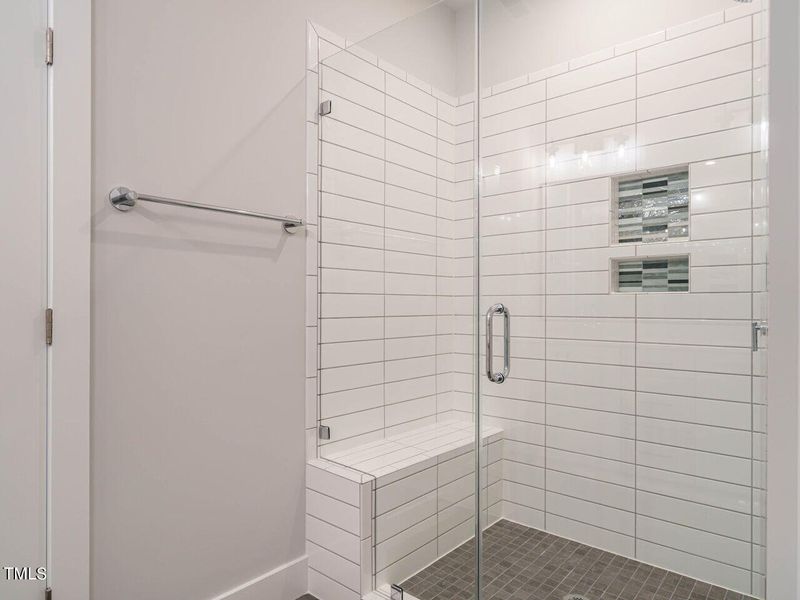 024-1280x960-bathroom