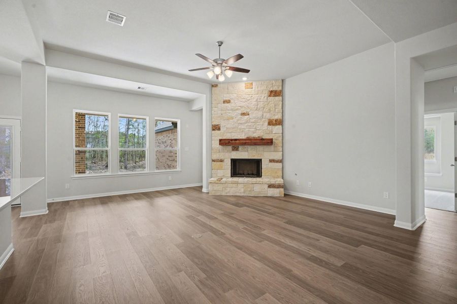 Spacious, unfurnished interior of a new home in Encino Estates, Dayton (Image 13).