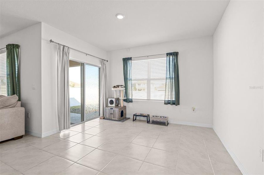 Furnished interior view inside a new home in , Bartow (Image 11).