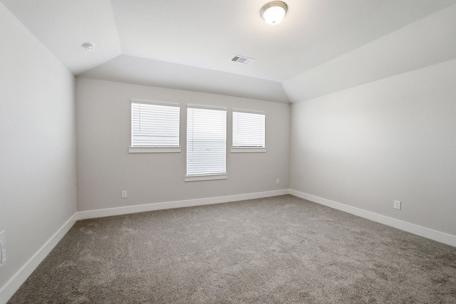 Spacious, unfurnished interior of a new home in Ashland, Richwood (Image 48).