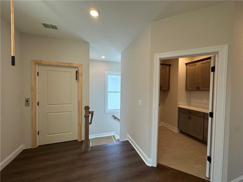 Spacious, unfurnished interior of a new home in Waterside Single Family, Peachtree Corners (Image 18).