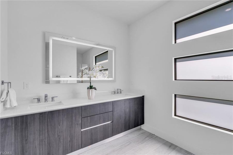 Furnished interior view inside a new home in , Port Charlotte (Image 19).