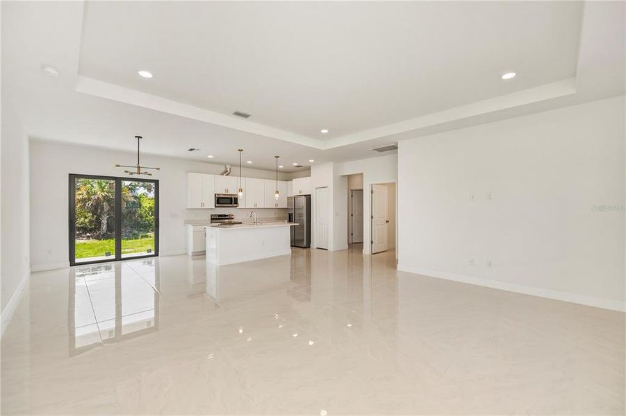 Spacious, unfurnished interior of a new home in , Port Charlotte (Image 26).