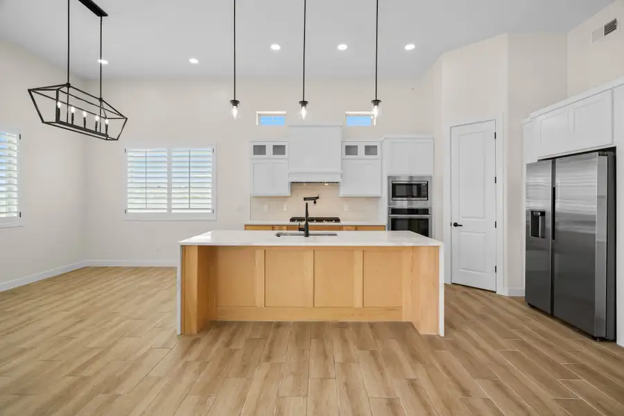 Furnished interior view inside a new home in Verdancia, El Paso (Image 10).