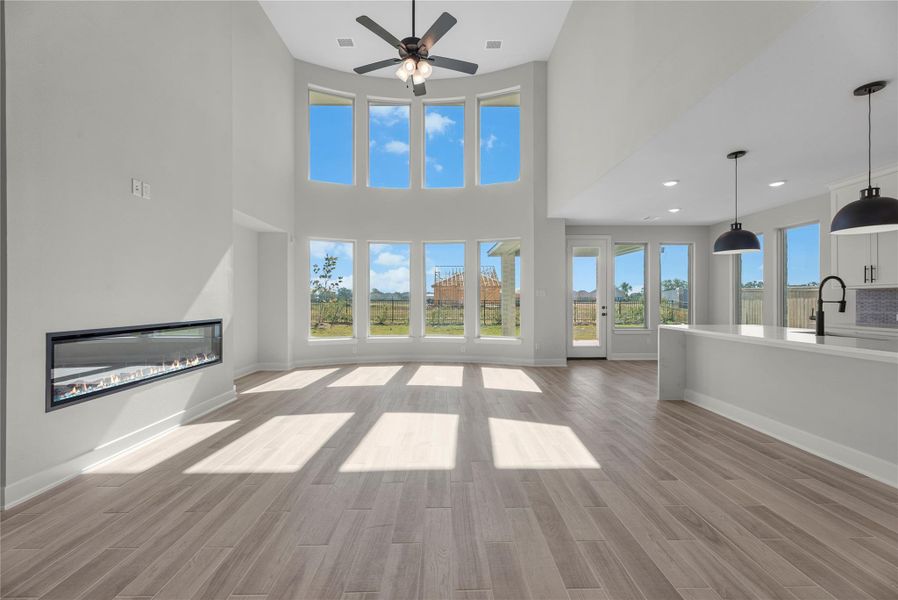 Spacious, unfurnished interior of a new home in Fulshear Lakes - 60', Fulshear (Image 16). Spacious, unfurnished interior of a new home in Fulshear Lakes - 60', Fulshear (Image 16).