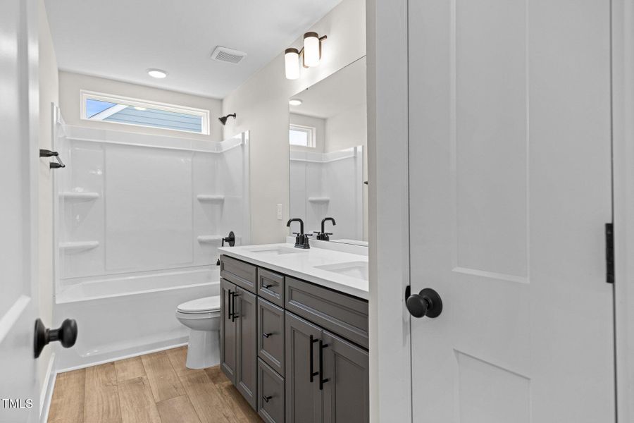 37-web-or-mls-596A7713