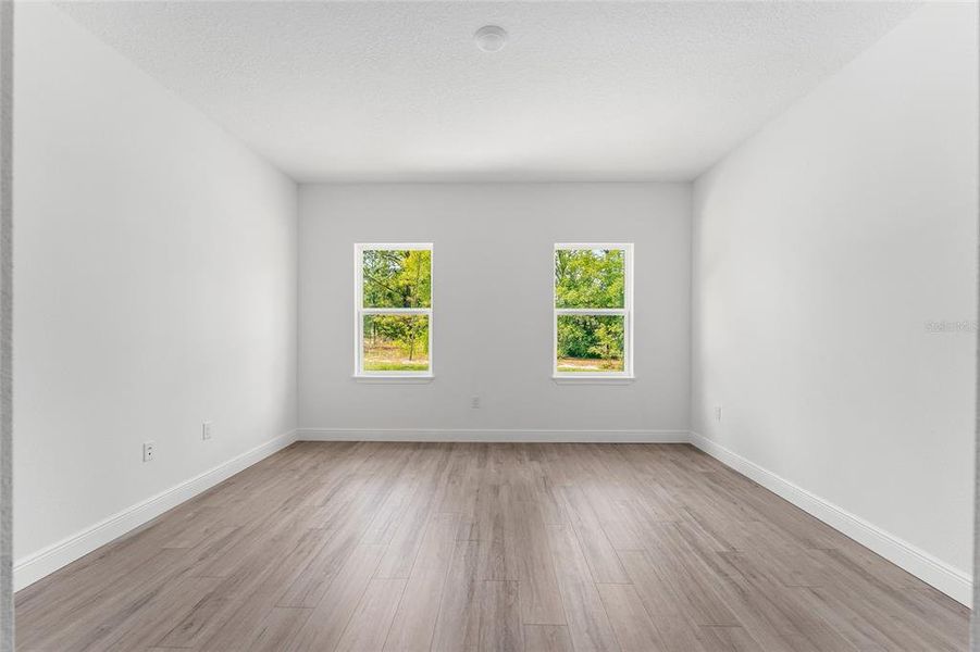 Spacious, unfurnished interior of a new home in , Citrus Springs (Image 13).