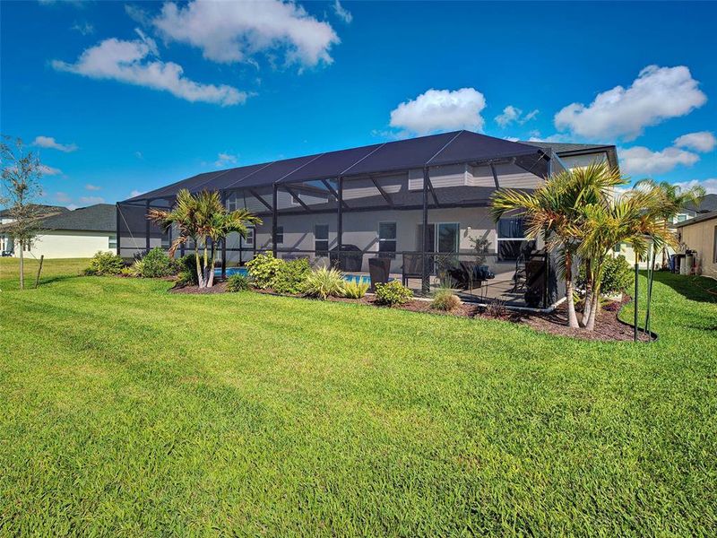 Exterior details and patio area of a home in , North Fort Myers (Image 27).