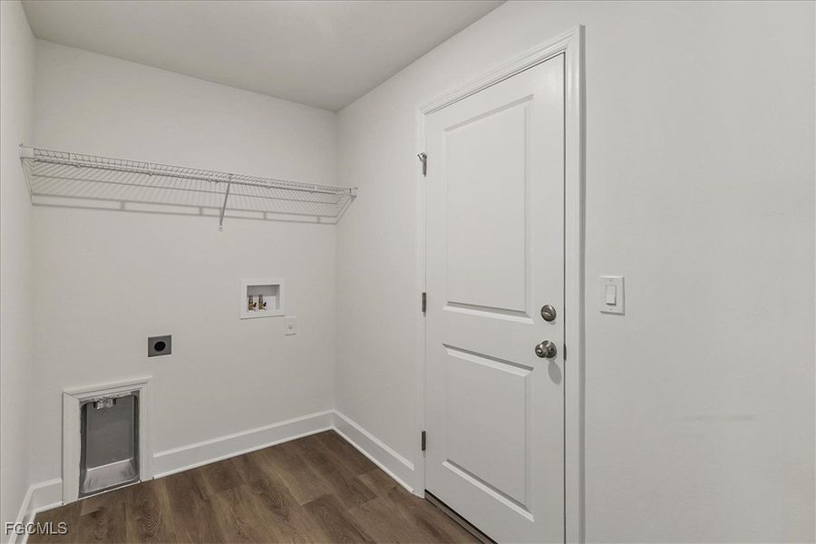 Spacious, unfurnished interior of a new home in Cape Coral, Cape Coral (Image 28). Spacious, unfurnished interior of a new home in Cape Coral, Cape Coral (Image 28).