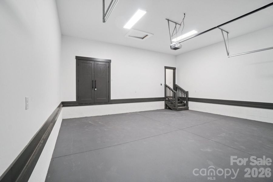 Spacious, unfurnished interior of a new home in , Hendersonville (Image 38).