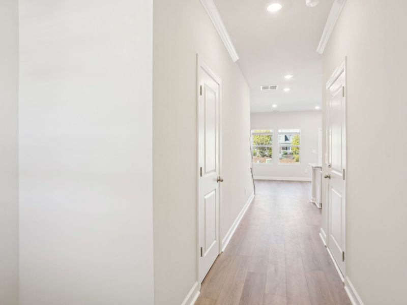 Step inside the spacious Topaz floorplan.