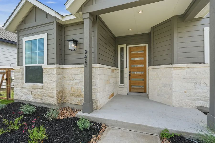 Exterior details and patio area of a home in The Crossvine, Schertz (Image 4).