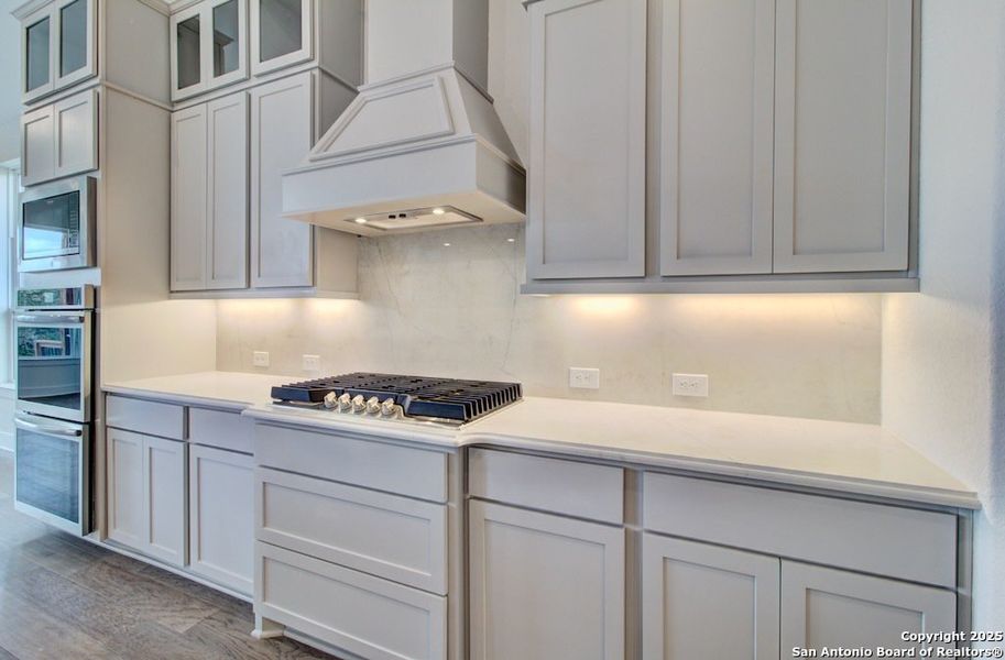 Furnished interior view inside a new home in Verandas at the Rim, San Antonio (Image 19).