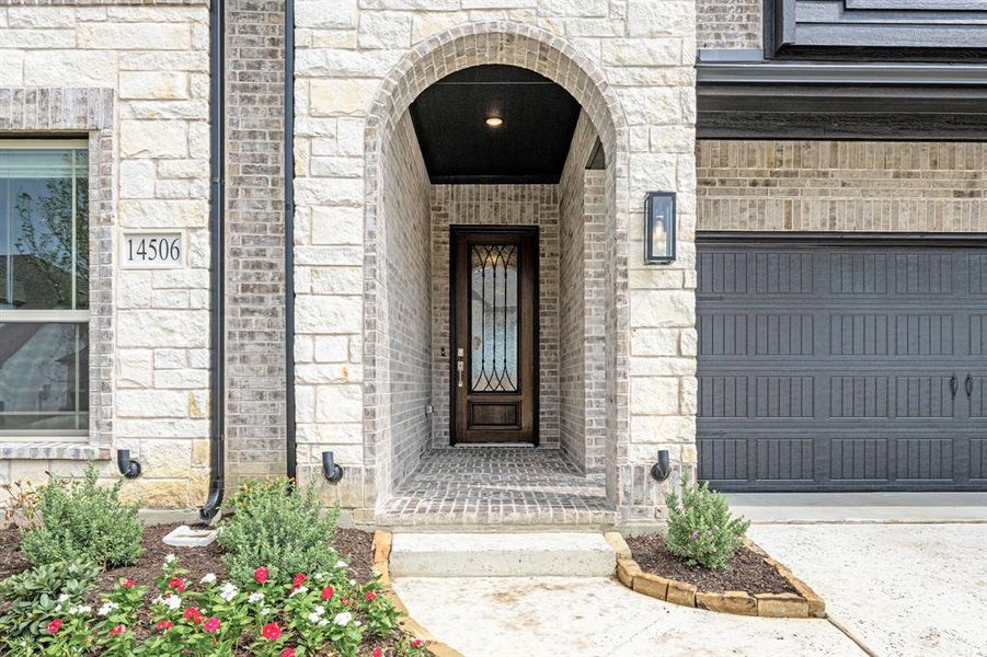 Exterior details and patio area of a home in Creekview Meadows, Pilot Point (Image 4). Exterior details and patio area of a home in Creekview Meadows, Pilot Point (Image 4).