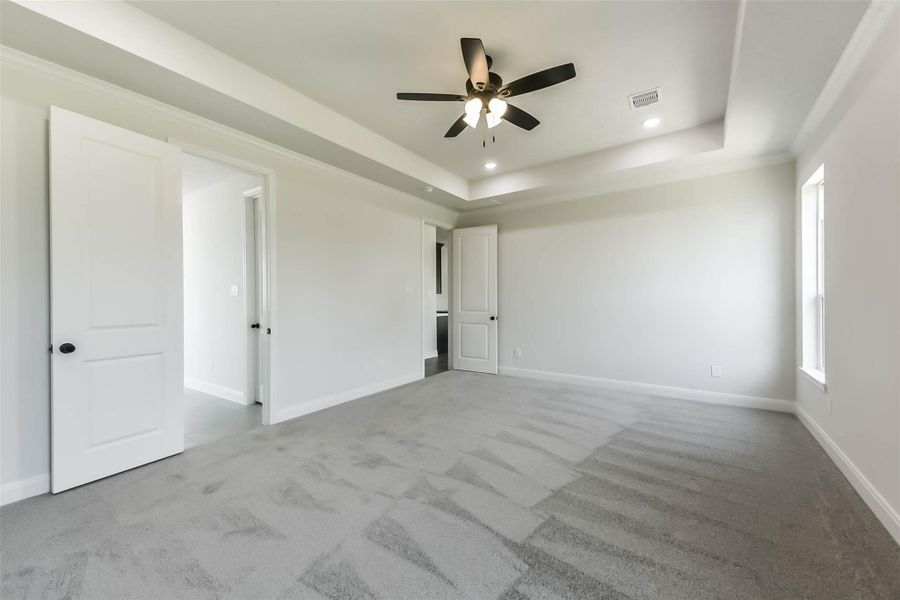 Spacious, unfurnished interior of a new home in , Baytown (Image 23).