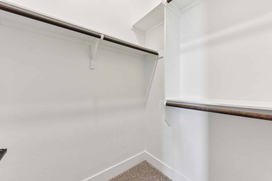 Spacious, unfurnished interior of a new home in Feathergrass, Florence (Image 72).