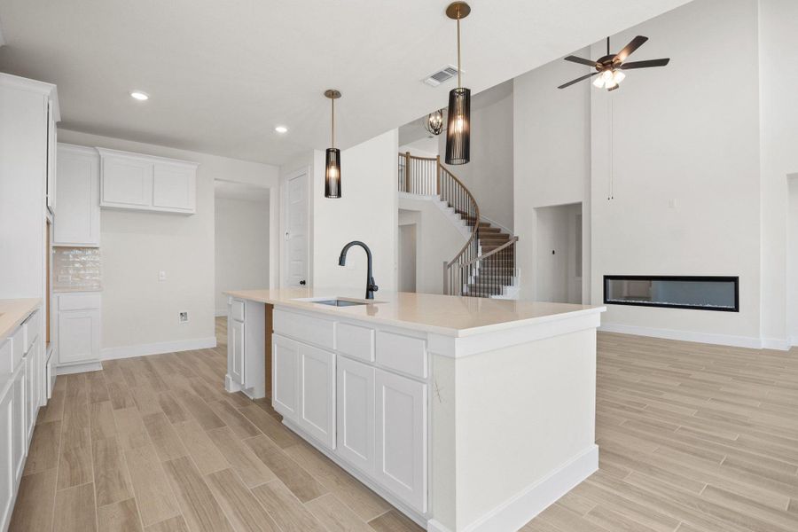 Representative image. Features, specifications, selections and colors may vary.