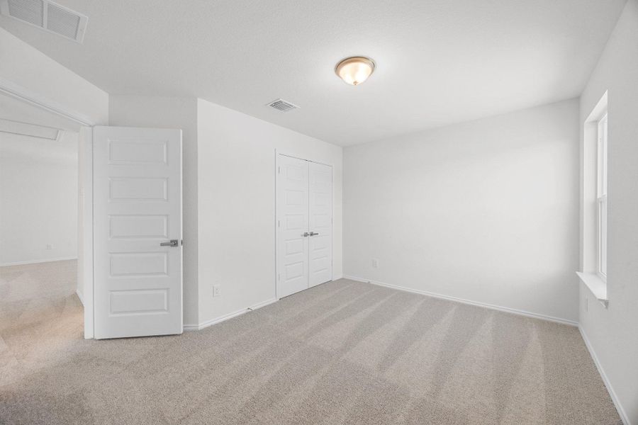 Spacious, unfurnished interior of a new home in Retreat at San Gabriel, Georgetown (Image 14).