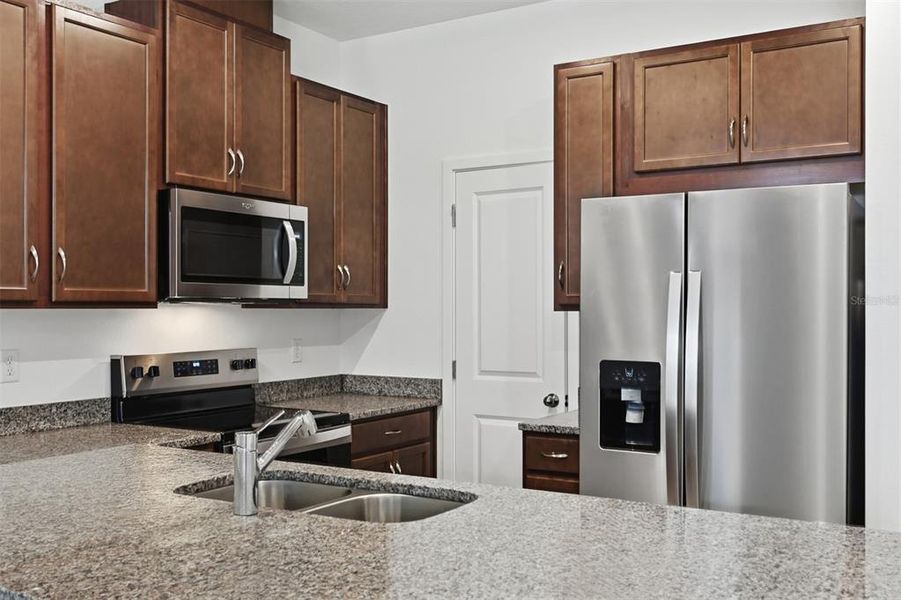 Furnished interior view inside a new home in , Orlando (Image 4).