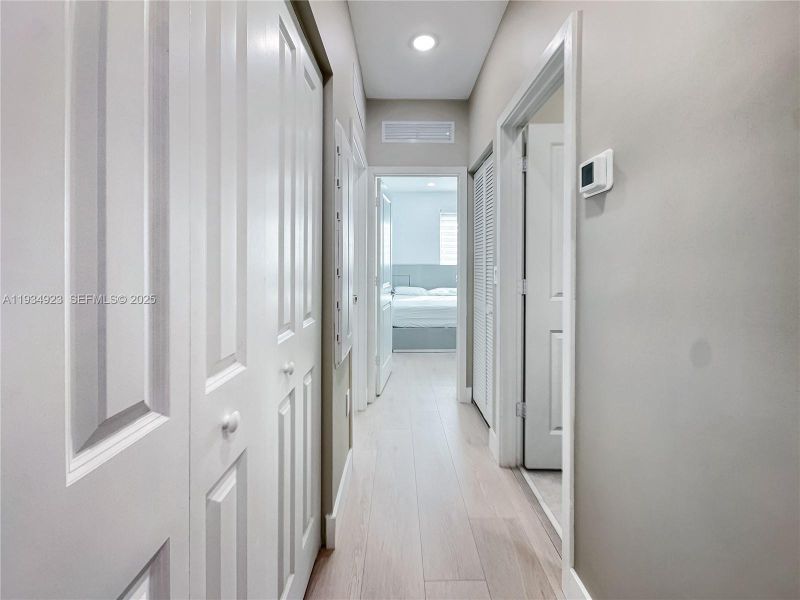 Spacious, unfurnished interior of a new home in , Doral (Image 22).