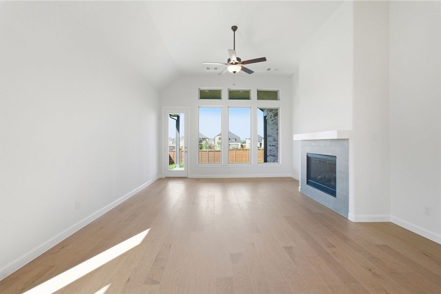 Spacious, unfurnished interior of a new home in Solterra, Mesquite (Image 27). Spacious, unfurnished interior of a new home in Solterra, Mesquite (Image 27).