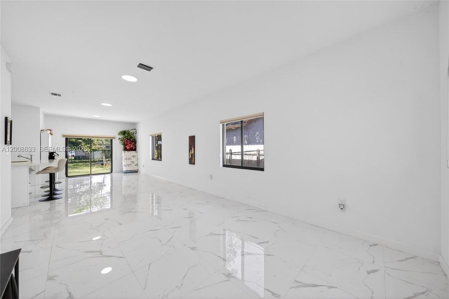 Spacious, unfurnished interior of a new home in , Miami (Image 20).