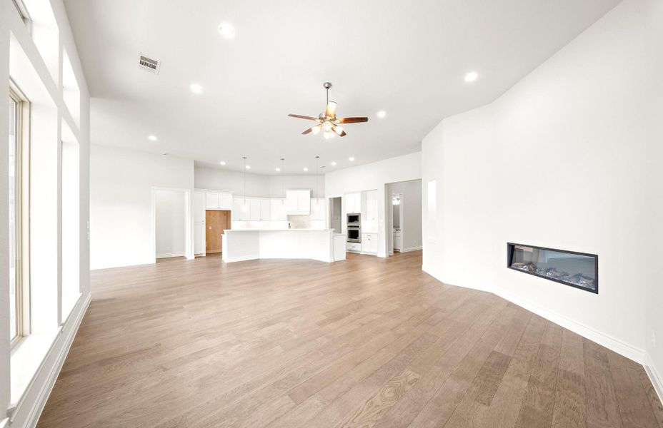 Spacious, unfurnished interior of a new home in Audubon 60', Magnolia (Image 25).