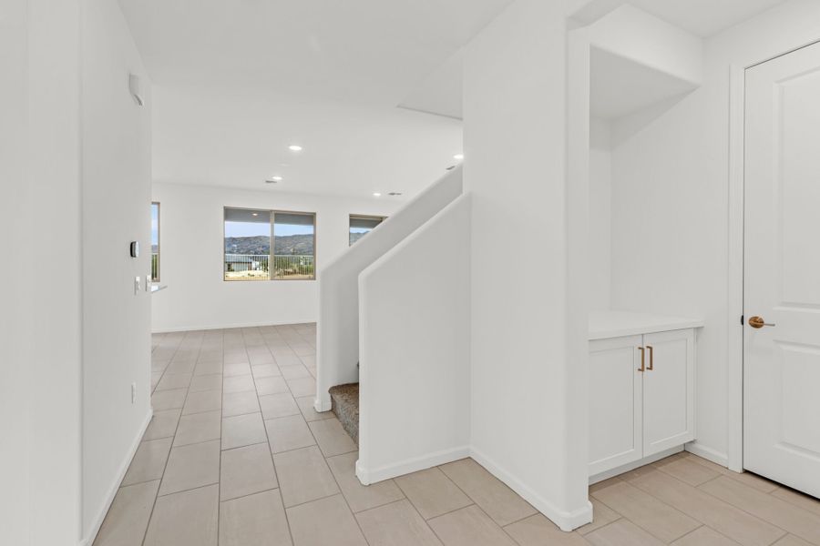 Spacious, unfurnished interior of a new home in Oasis At Rocking K, Vail (Image 13).