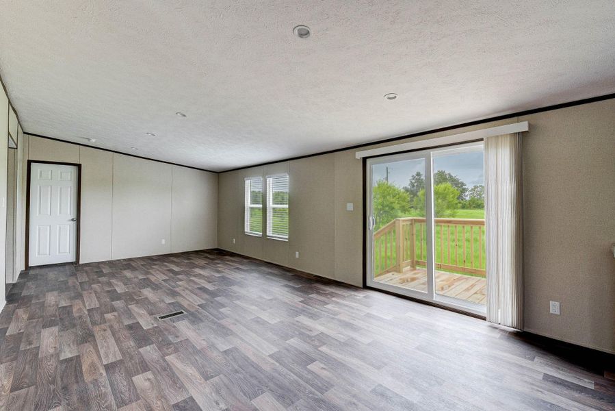 Spacious, unfurnished interior of a new home in , Santa Fe (Image 23).