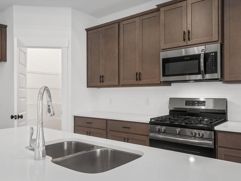 Representative interior finishes for a home built from the The Ridgeport by Davidson Homes LLC in Woods Crossing, Gallatin (Image 15). Representative interior finishes for a home built from the The Ridgeport by Davidson Homes LLC in Woods Crossing, Gallatin (Image 15).