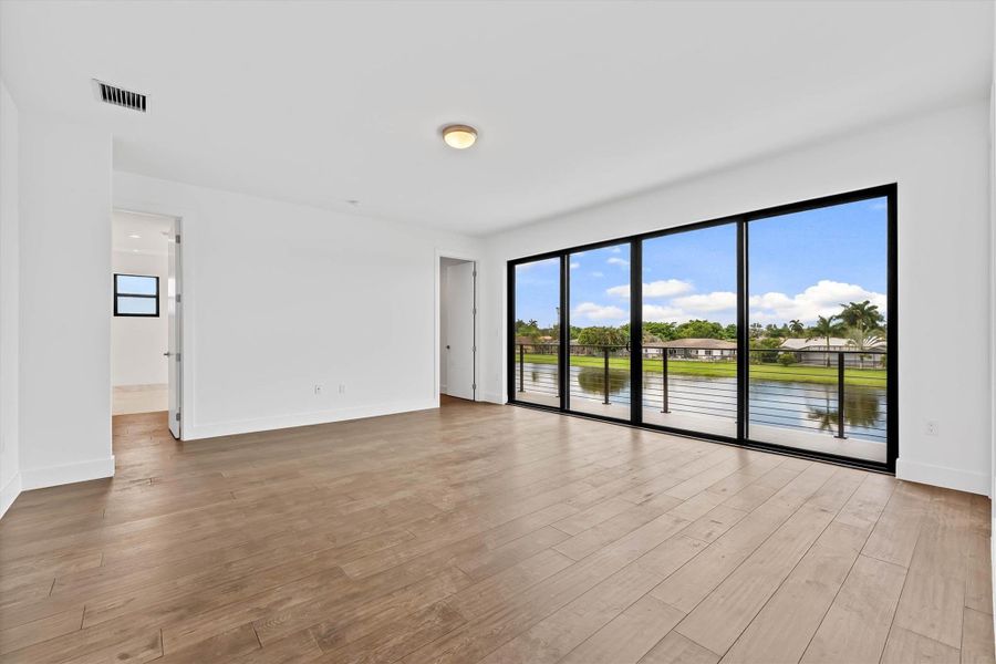Spacious, unfurnished interior of a new home in , Weston (Image 83).