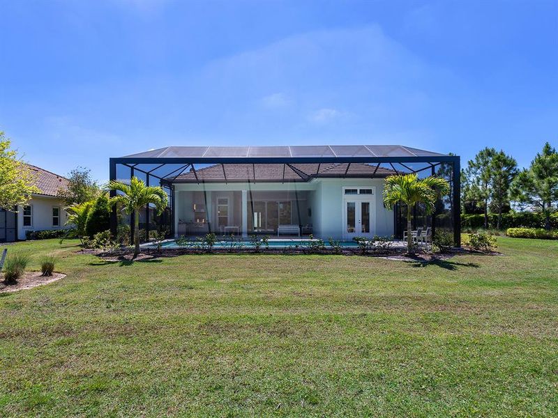 Exterior details and patio area of a home in , Lakewood Ranch (Image 27).