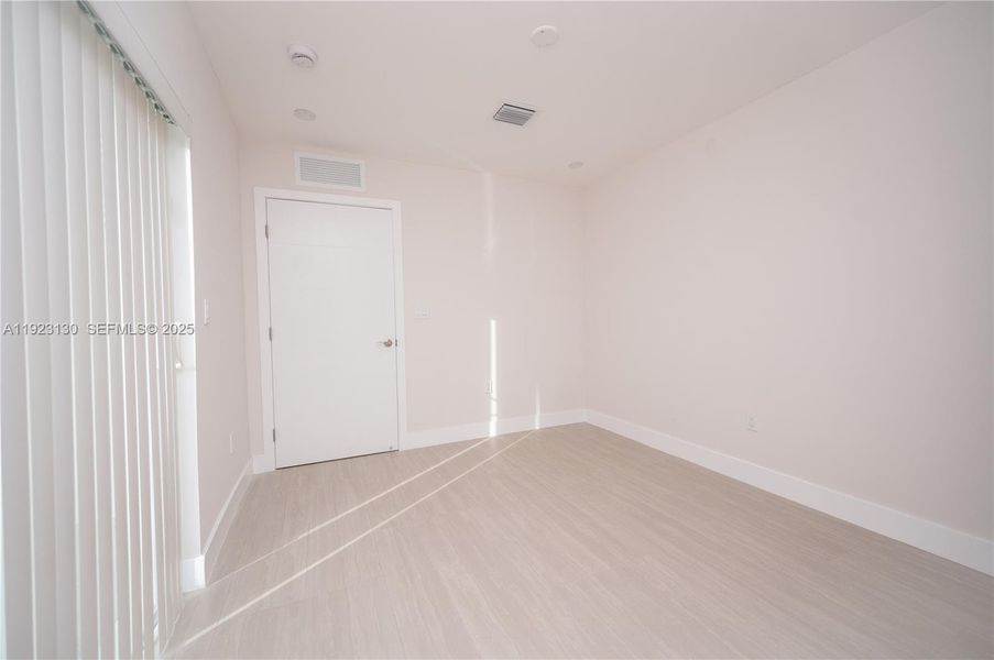 Spacious, unfurnished interior of a new home in , Miramar (Image 36).