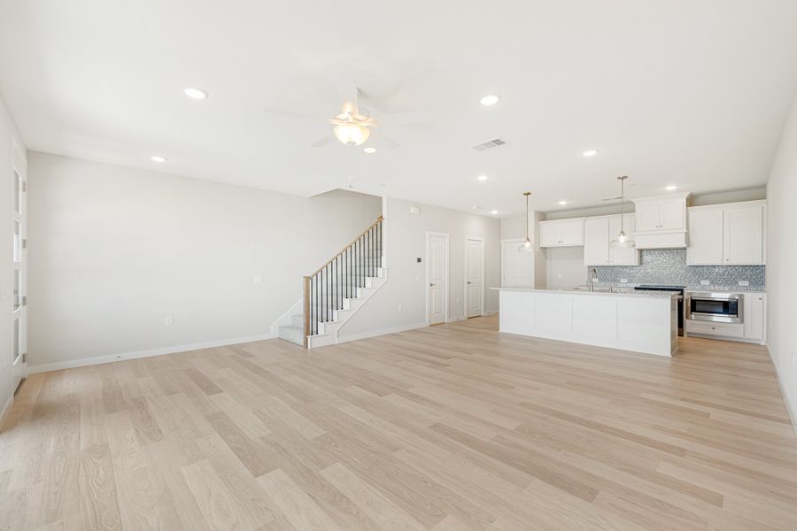 Spacious, unfurnished interior of a new home in Wildridge, Oak Point (Image 23). Spacious, unfurnished interior of a new home in Wildridge, Oak Point (Image 23).