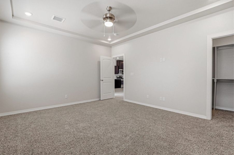Representative unfurnished interior of a home built from the Poppy by View Homes in Paseos Del Este, El Paso (Image 20).