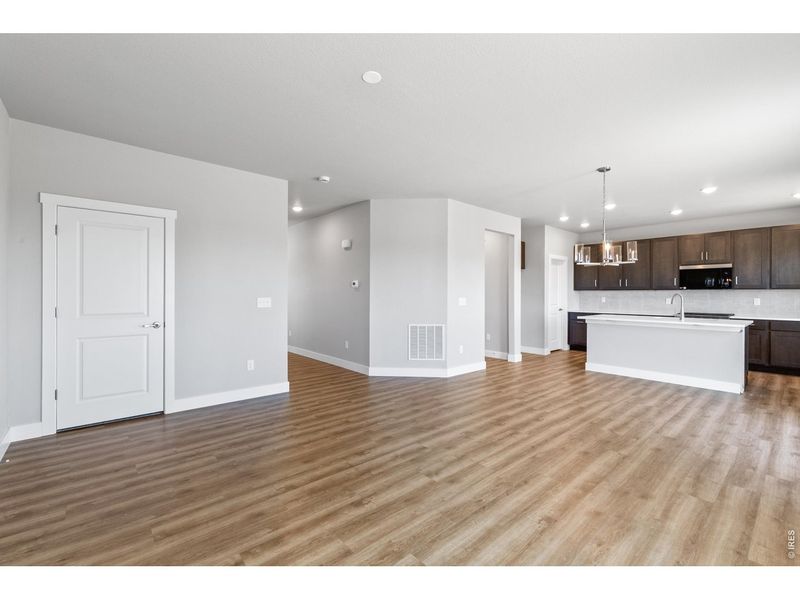 Spacious, unfurnished interior of a new home in Granary, Johnstown (Image 13).