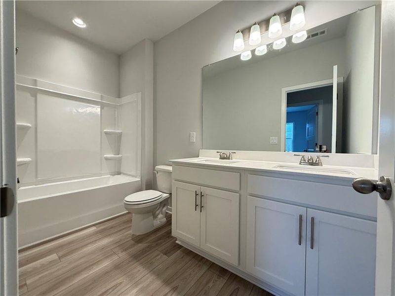 Furnished interior view inside a new home in Ponderosa Farms Manor, Gainesville (Image 8). Furnished interior view inside a new home in Ponderosa Farms Manor, Gainesville (Image 8).