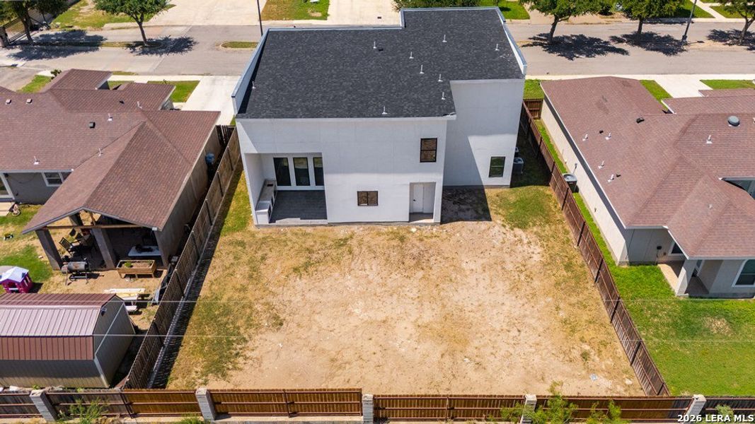 Exterior details and patio area of a home in , Harlingen (Image 30).