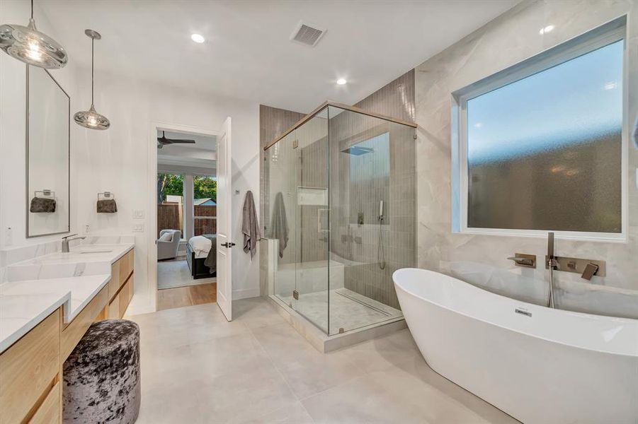 Furnished interior view inside a new home in , Dallas (Image 18).