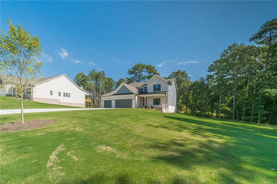 Exterior details and patio area of a home in , Loganville (Image 3).
