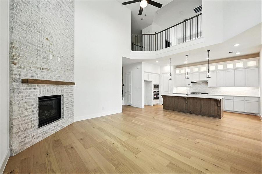 526RedBarnMIDLB008 526RedBarnMIDLB008