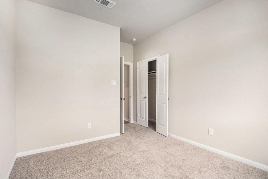 Spacious, unfurnished interior of a new home in Columbia Lakes, West Columbia (Image 13).