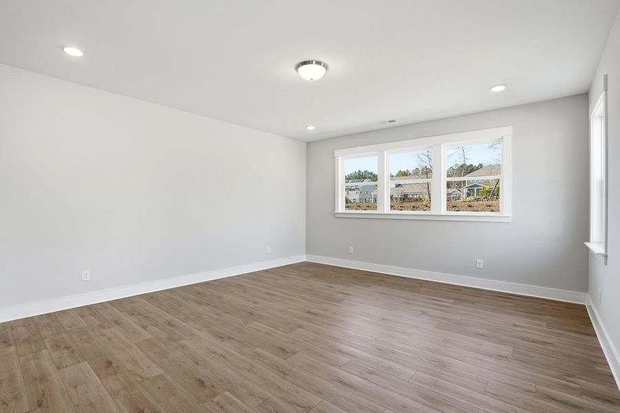 Spacious, unfurnished interior of a new home in Rone Creek, Waxhaw (Image 51).