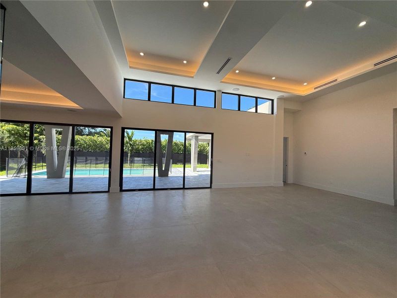 Spacious, unfurnished interior of a new home in , Miami (Image 65).