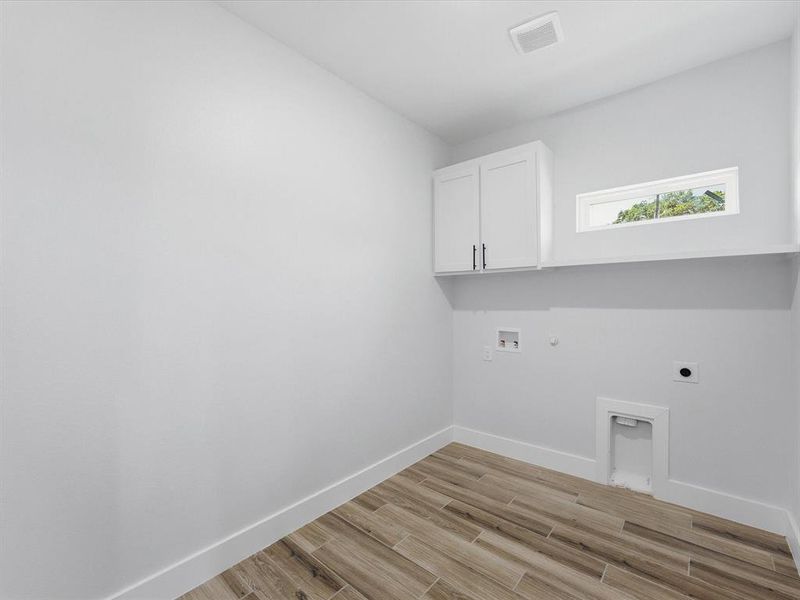 Spacious, unfurnished interior of a new home in , Bowie (Image 12).