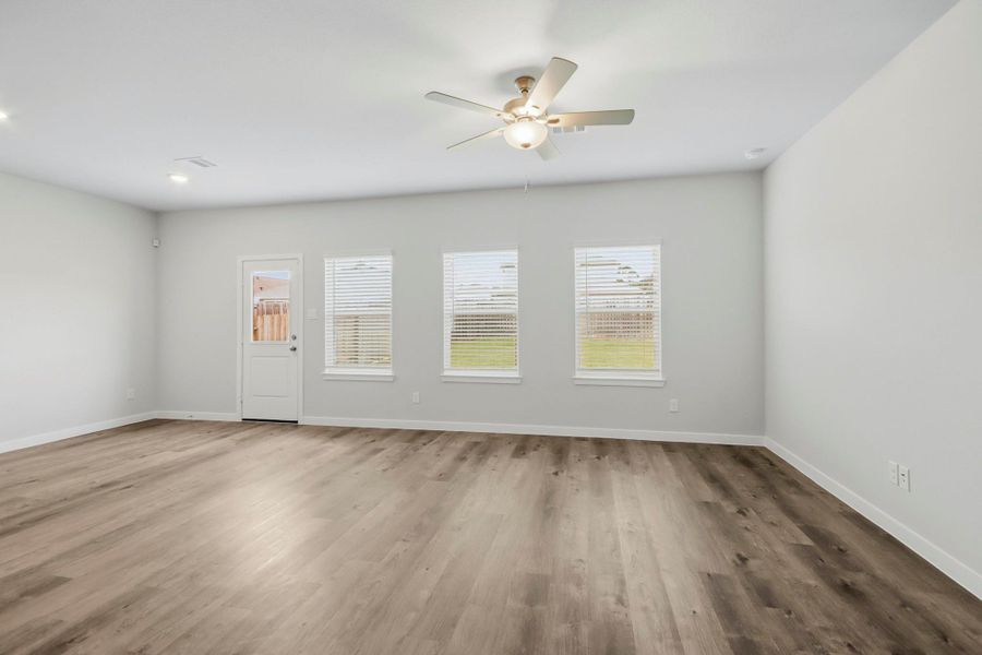 Spacious, unfurnished interior of a new home in Caney Mills, Conroe (Image 12). Spacious, unfurnished interior of a new home in Caney Mills, Conroe (Image 12).