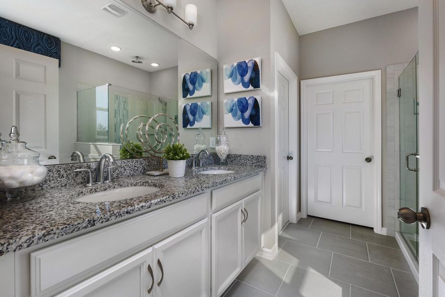 Primary Bath | Kensington Flex | New Homes in Florida by Landsea Homes