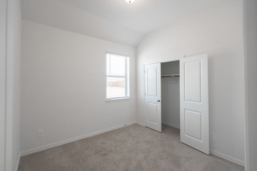 Spacious, unfurnished interior of a new home in Saratoga, Aubrey (Image 19).