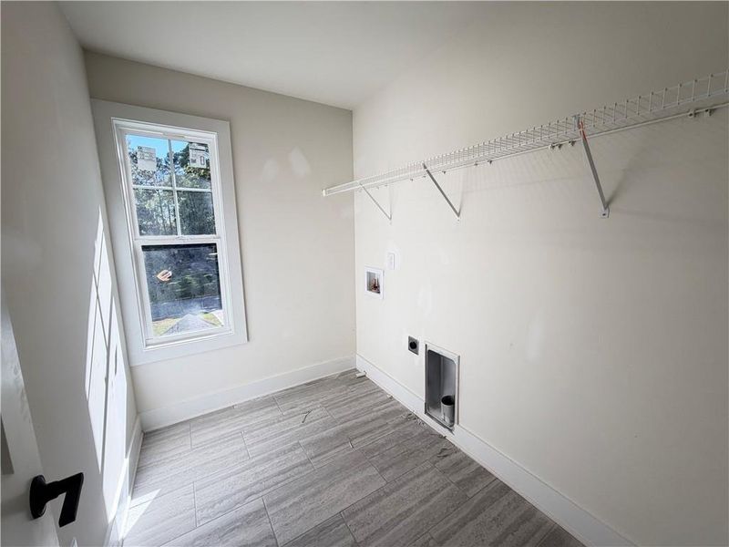 Spacious, unfurnished interior of a new home in , Jefferson (Image 11).