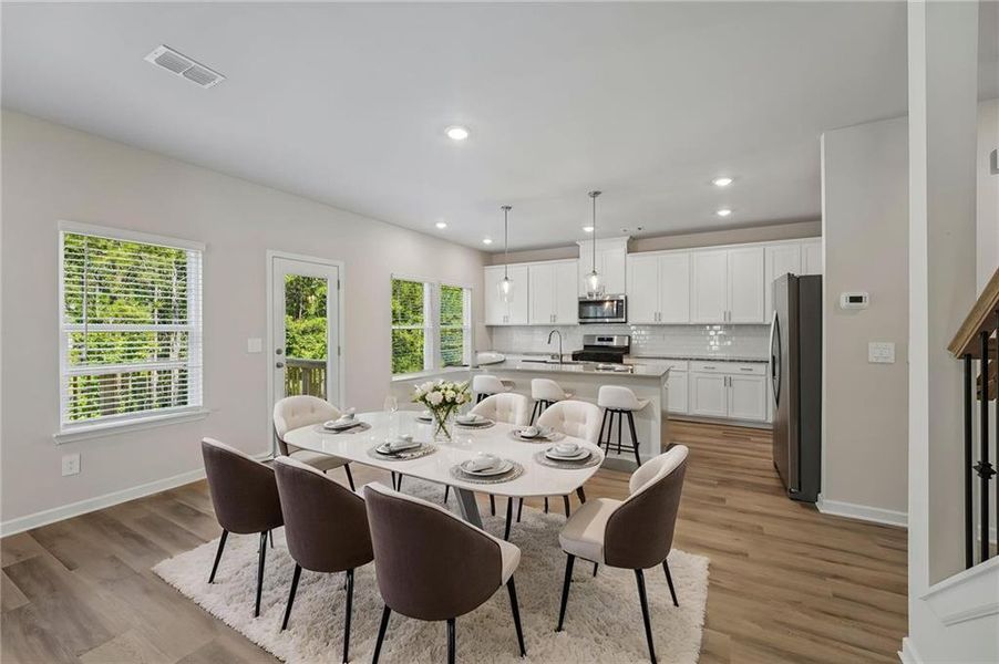 Furnished interior view inside a new home in Ivey Township, Dallas (Image 9).